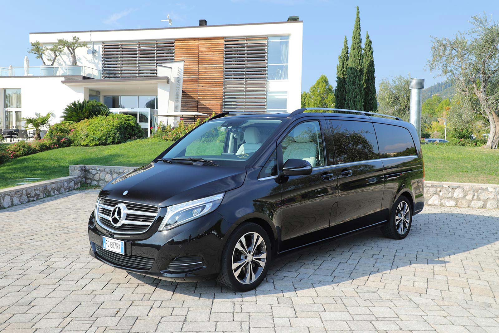 2-mercedes-V250